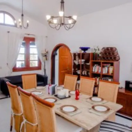 ヴィラ Victoria コスタ・テギセ