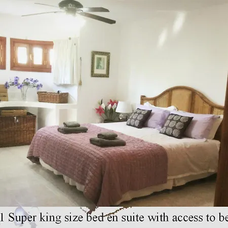 Victoria コスタ・テギセ