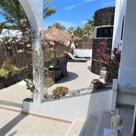 Victoria * Costa Teguise